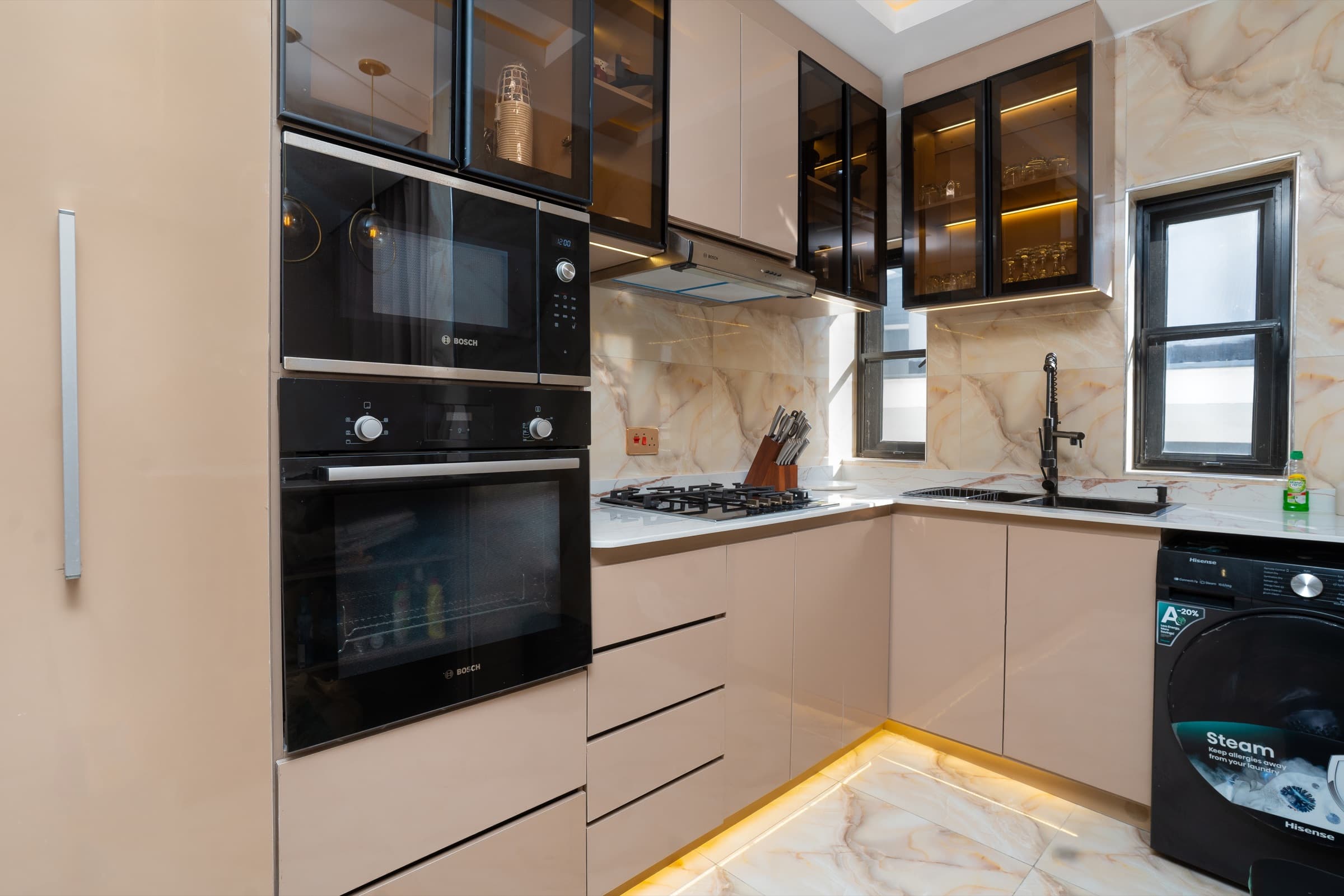 Kitchen counter and marble backsplash