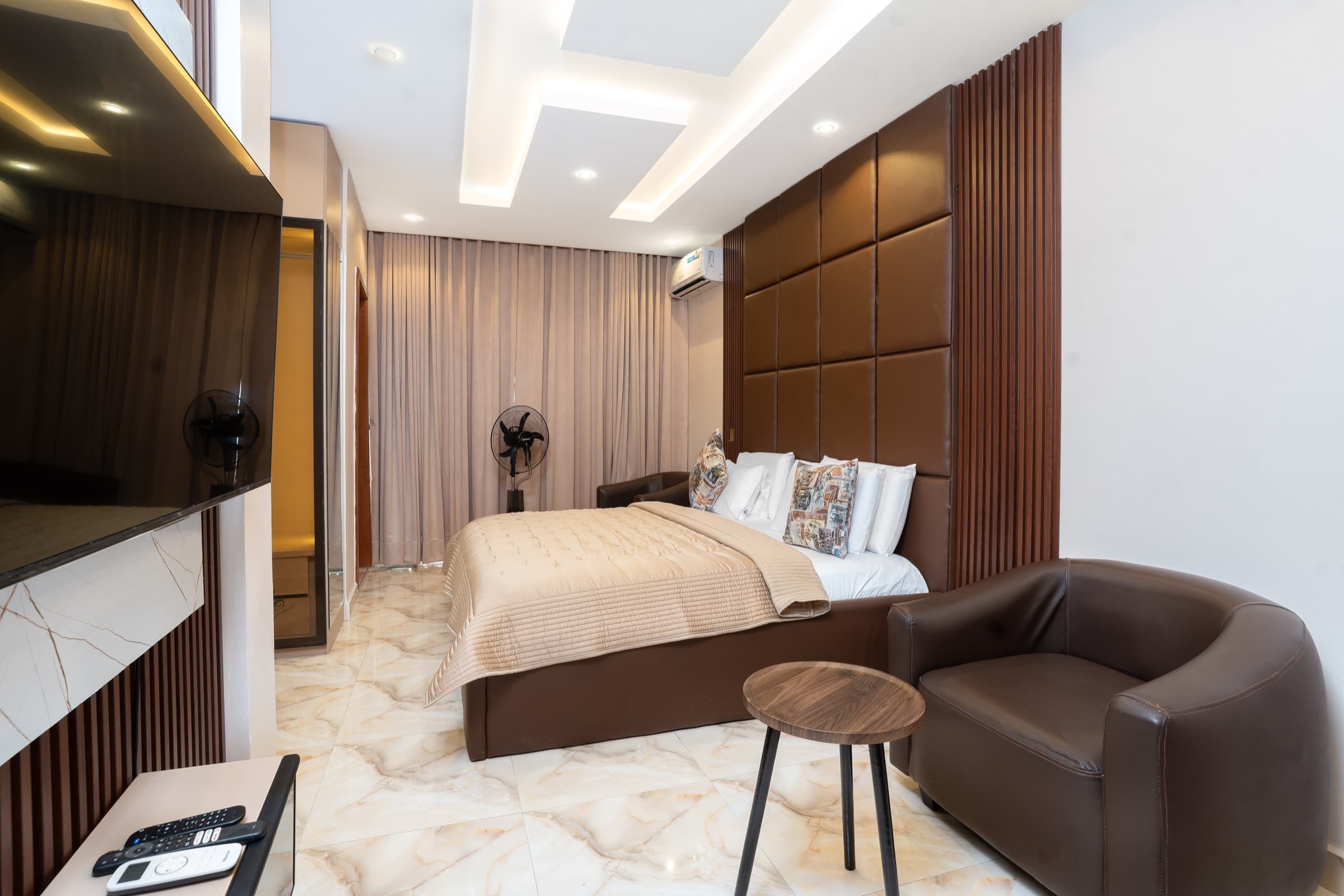 Third bedroom detail